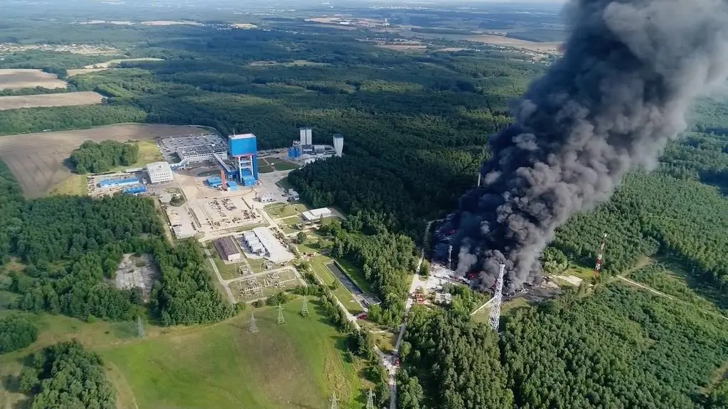 Płonie składowisko odpadów chemicznych