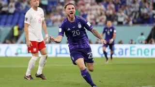 Alexis Mac Allister celebrates after scoring the opening goal