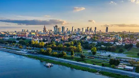 warszawa panorama shutterstock_1849423441