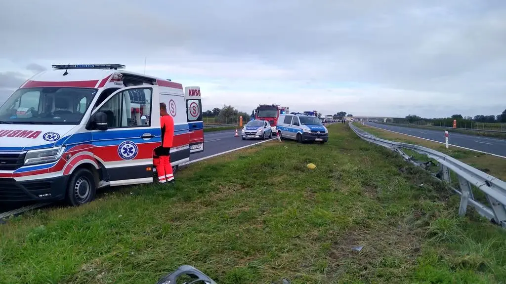 Dachowanie busa na A2