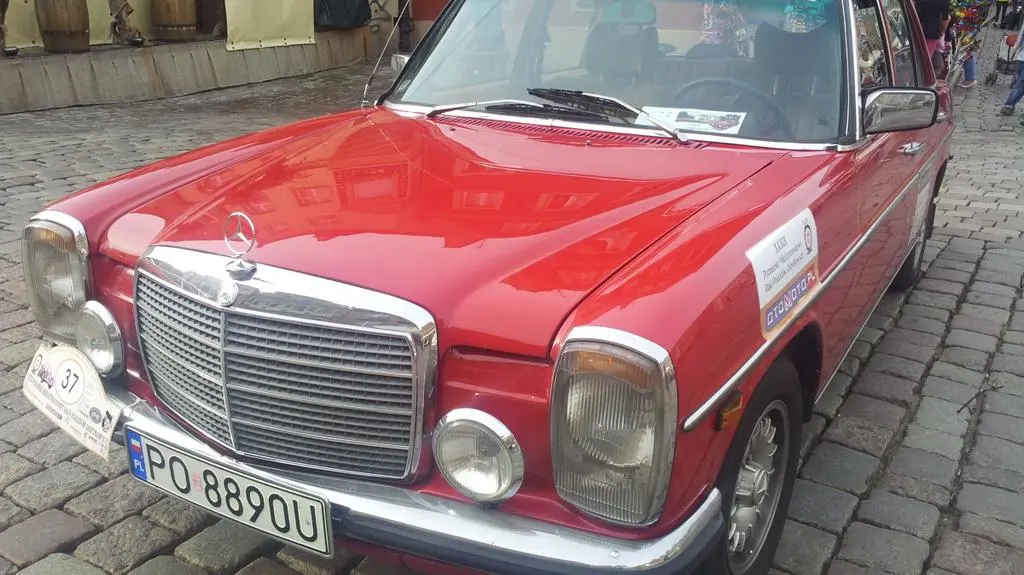Mercedes
