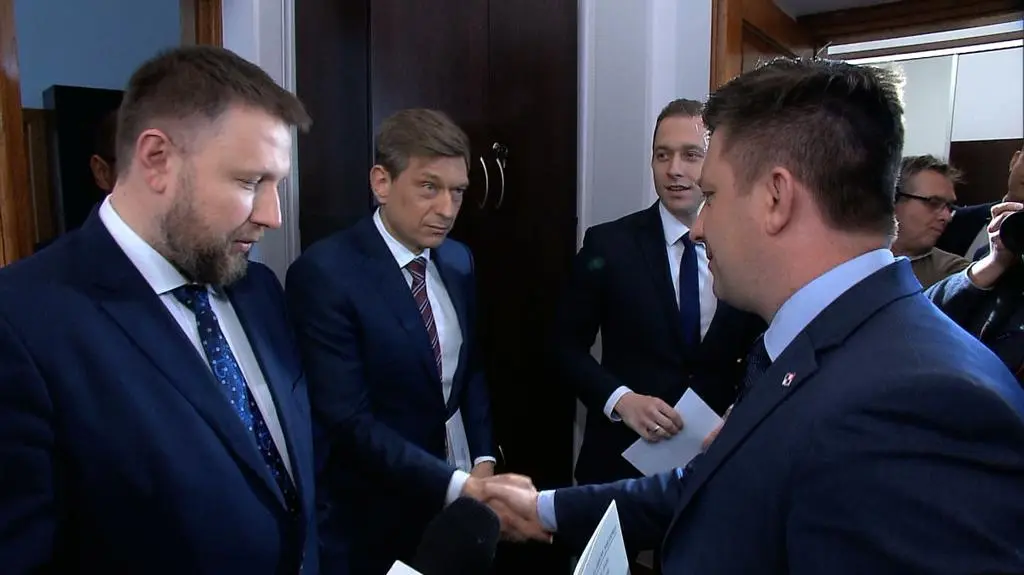 Muszę dostać pieczątkę żeby nie było wątpliwości. Wiceszef MON u posłów Platformy