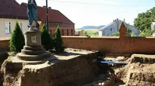 Wykopaliska praowdzaone są tuż przy przy kościele świętego Mikołaja