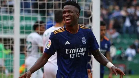 Wyborna forma Viniciusa. Real liderem