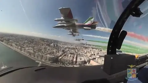 Frecce Tricolori nad Catanzaro, Bari, Potenzą, Campobasso i Neapolem