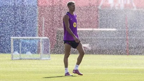 "Ostatni etap leczenia urazu". Lewandowski trenował na sto procent