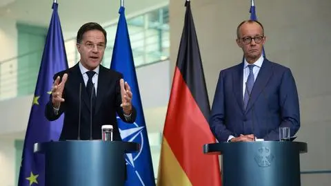 Friedrich Merz i Mark Rutte na wspólnej konferencji prasowej