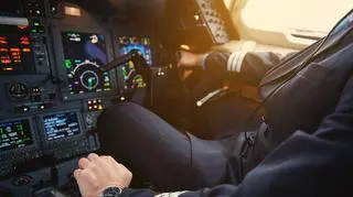 Sąd: piloci nie są idealni, to tylko ludzie. Wyrok po próbie wyłączenia silników podczas lotu