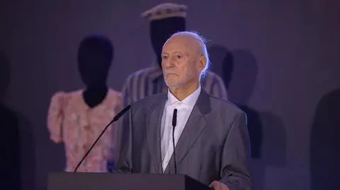 "Patrząc na współczesny świat, na nasze współczesne czasy, widzę wiele znaków, które znam aż nazbyt dobrze"