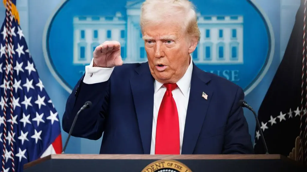 Sondaż: Ponad połowa Amerykanów uważa Trumpa za zbyt przychylnego Rosji   