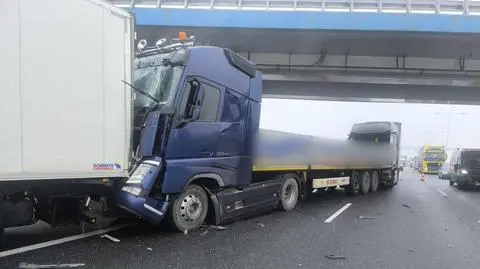 Zderzenie kilku ciężarówek