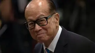 Li Ka-shing to hongkoński miliarder, do którego należy m.in. spółka CK Hutchison Holdings