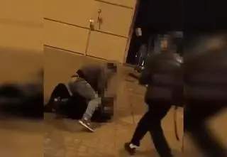 Bójka w Słupsku. Policja o zatrzymaniu trzech "najbardziej agresywnych" Kolumbijczyków