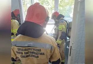 Ktoś rozpylił "nieznaną substancję", uczniowie zaczęli kaszleć. Ewakuacja ponad 400 osób