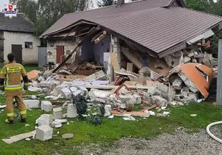 Wybuch butli z gazem w Starej Wsi. 74-latka w szpitalu