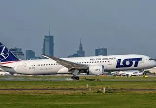 Lecieli do Nowego Jorku, lądowali w Kopenhadze. Zmarła pasażerka