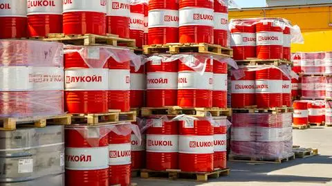 lukoil hutterstock_2695361439