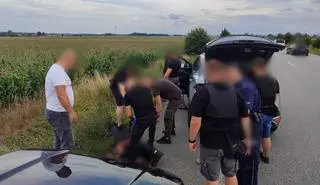 Mężczyzna ranił nożem trzy osoby