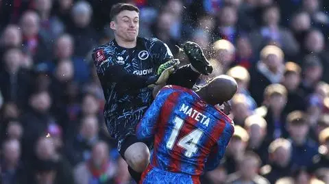 Chwile grozy w Anglii. Piłkarz w szpitalu po brutalnym ataku rywala