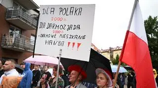 Pruszcz Gdański, 08.07.2025. Uczestnicy pikiety przeciwko imigracji