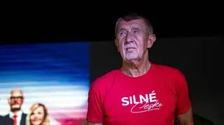 Pozycjonuje się jako zbawiciel. Może wygrać wybory