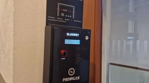 Samoobsługowy alkomat na Dworcu Głównym