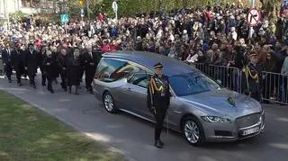 Kondukt pogrzebowy po mszy świętej