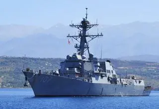 Więcej sił na Karaibach. Amerykański niszczyciel 11 kilometrów od Wenezueli