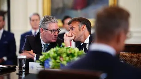 Keir Starmer i Emmanuel Macron