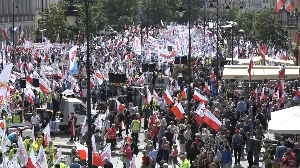Protest na Placu Zamkowym