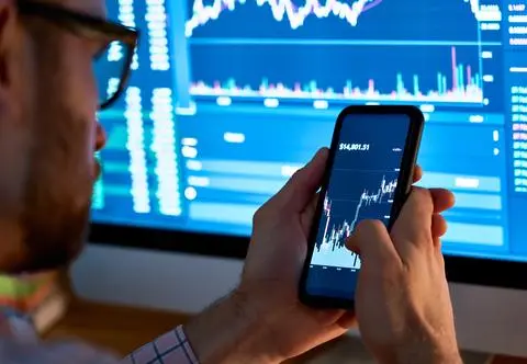 Krypto w kłopocie, rynek podzielony, Komisja Nadzoru Finansowego oburzona 