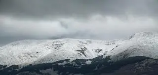 Moncayo - najwyższy szczyt w masywie Sierra del Moncayo