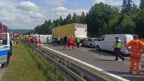 Zderzenie pięciu samochodów na S7