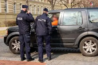 Kobieta zakłócała konferencję Ziobry przed KPRM