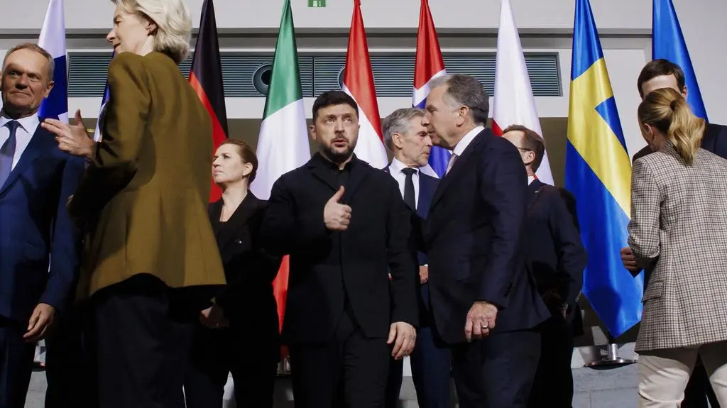 Uczestnicy szczytu w Berlinie z udziałem Wołodymyra Zełenskiego 