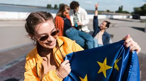 Szczęśliwy jak Polak w Unii. Zarabiamy więcej, żyjemy dłużej. Ale czy to wystarczy?
