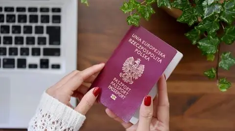 polski paszport shutterstock_1588024933