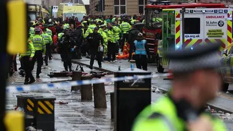 Siedem zarzutów dla sprawcy tragedii w Liverpoolu