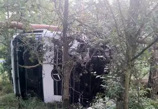 Czołowe zderzenie na krajowej "dziesiątce", nie żyje jedna osoba