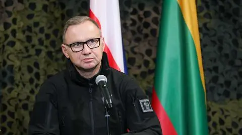 Andrzej Duda na wspólnej konferencji prasowej z prezydentem Litwy Gitanasem Nausedą w Orzyszu