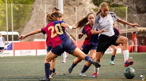 Mistrzyni w szachach, kapitanka piłkarskiej kadry. Uwaga, nieprzeciętny talent