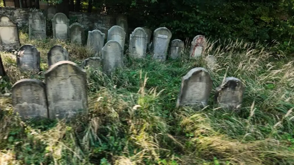 Ujęcie z dokumentu "Rozproszona zagłada"  