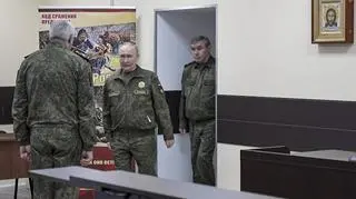 Putin w punkcie dowodzenia zgrupowania wojsk Zachód - zdjęcie Kremla  