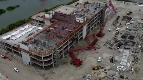 WORKERS KILLED IN CRANE COLLAPSE
