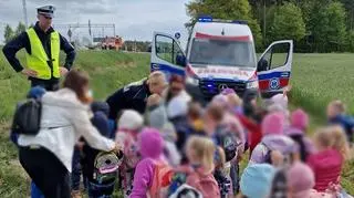 Dziećmi zaopiekowali się policjanci