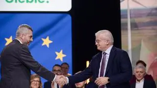 Europoseł Włodzimierz Cimoszewicz i poseł Maciej Konieczny podczas przedstawienia liderek i liderów list Lewicy w wyborach do Parlamentu Europejskiego