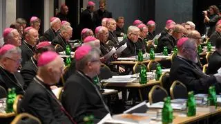 "Zwyczajnie szkodliwa opinia". Episkopat "działa wbrew interesowi dzieci"