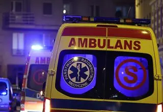 19-latek zaatakował ratowników w karetce. Usłyszał zarzuty