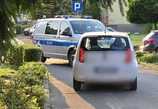 80-latek miał ponad dwa promile, "do domu jakoś musiał wrócić". Powstrzymał go inny kierowca