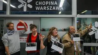 Polacy z flotylli humanitarnej wrócili do kraju. Sterczewski "rozczarowany" szefem MSZ